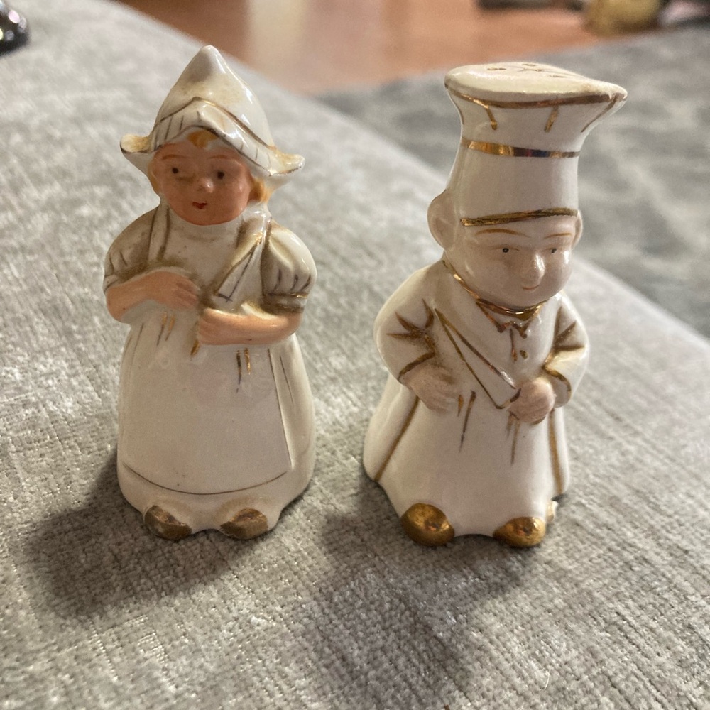 Vintage Ceramic salt and pepper shakers